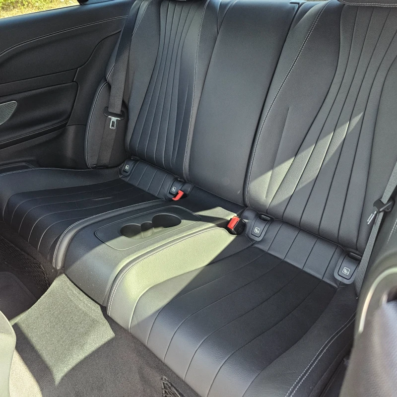 Mercedes-Benz E 220 AMG/4Matic/Burmester, снимка 12 - Автомобили и джипове - 51461913