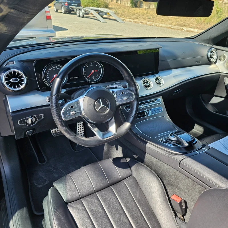 Mercedes-Benz E 220 AMG/4Matic/Burmester, снимка 10 - Автомобили и джипове - 51461913