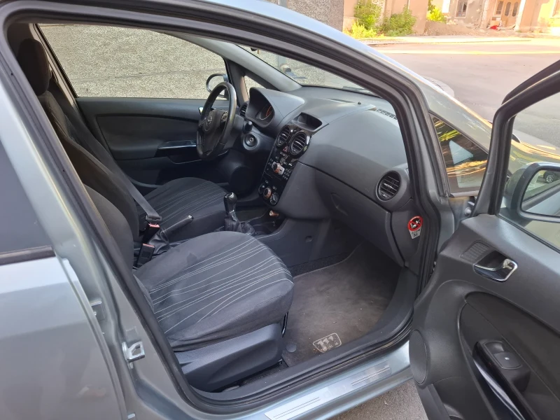 Opel Corsa, снимка 9 - Автомобили и джипове - 51693124