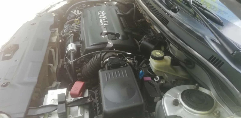 Toyota Corolla 1.4 vvt-i, снимка 9 - Автомобили и джипове - 52324190