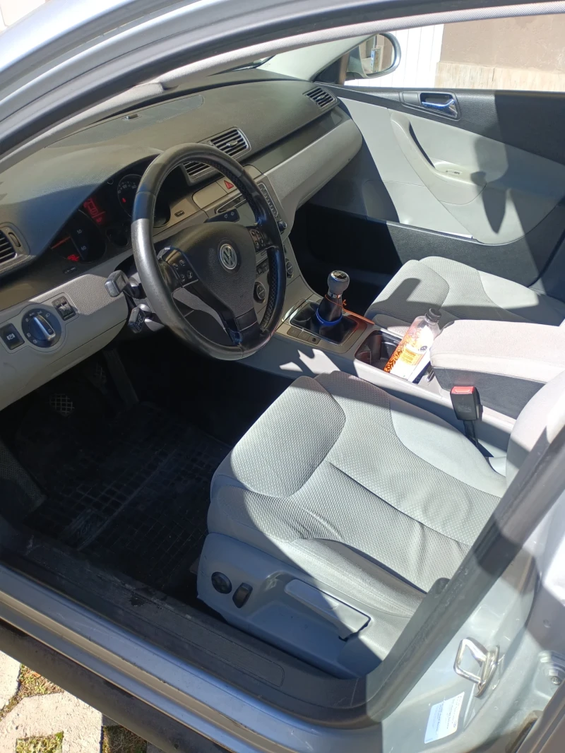 VW Passat 2.0 tdi, снимка 5 - Автомобили и джипове - 52106564