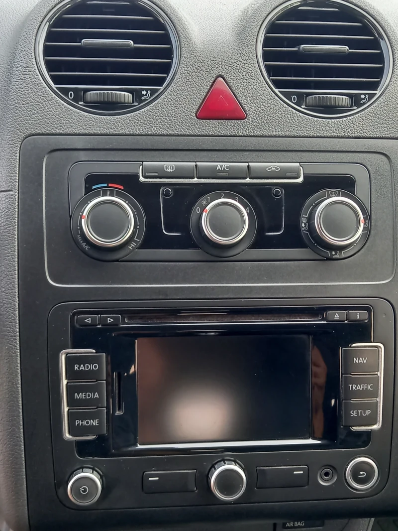 VW Caddy, снимка 6 - Автомобили и джипове - 52260937