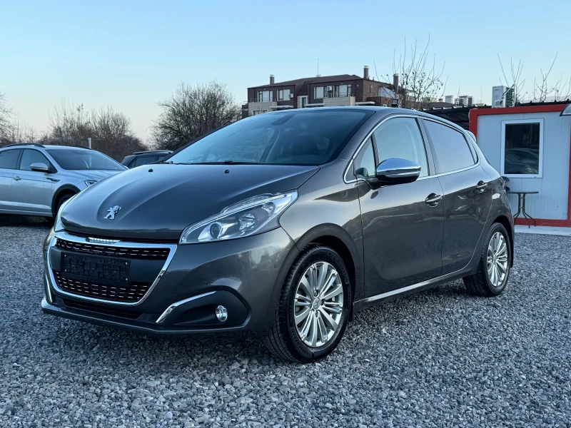 Peugeot 208 Facelift 07.2019г. 35 300 km 1.2i (82hp) Essence 