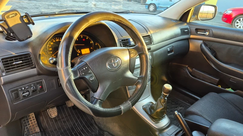 Toyota Avensis 2.0 D 126, снимка 12 - Автомобили и джипове - 52815964