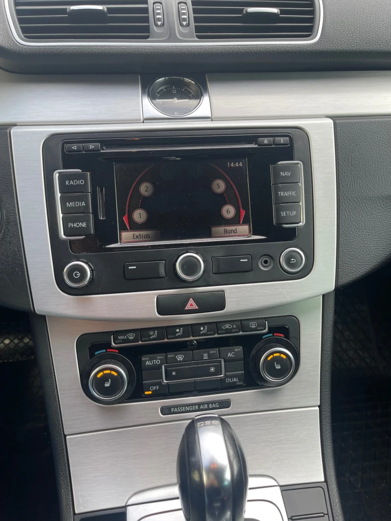 VW Passat, снимка 10 - Автомобили и джипове - 53327435