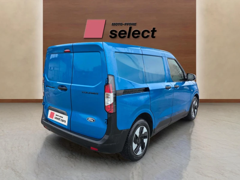 Ford Courier BEV 43 kWh, снимка 5 - Автомобили и джипове - 53515270