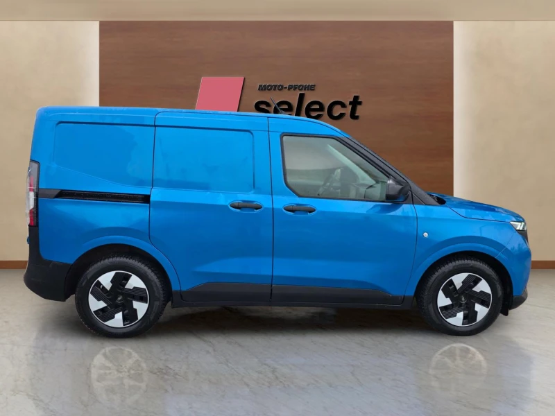 Ford Courier BEV 43 kWh, снимка 6 - Автомобили и джипове - 53515270