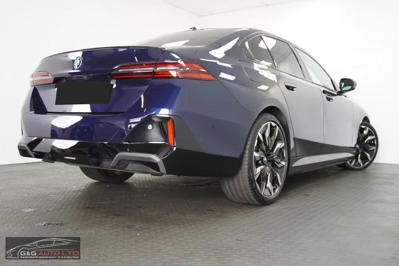 BMW 550 e/xDRIVE/489HP/MSPORTpro/20/360/NAVI/AMBI/915v - изображение 4