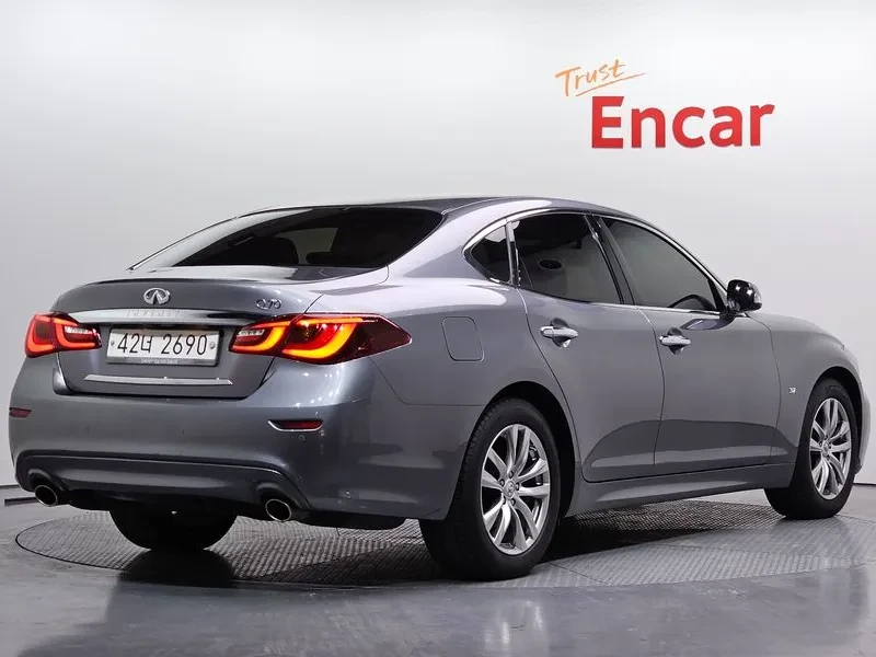 Infiniti Q70 3.7 STYLE, снимка 2 - Автомобили и джипове - 54854550