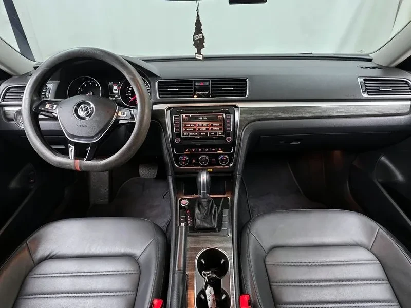 VW Passat 2.0 TSI - САМО 30% АВАНС, снимка 13 - Автомобили и джипове - 56267711