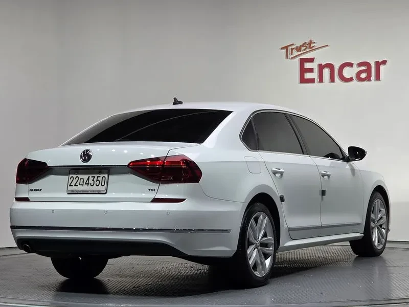 VW Passat 2.0 TSI - САМО 30% АВАНС, снимка 4 - Автомобили и джипове - 56267711