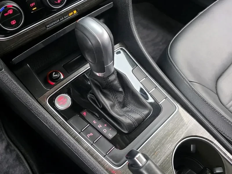 VW Passat 2.0 TSI - САМО 30% АВАНС, снимка 17 - Автомобили и джипове - 56267711
