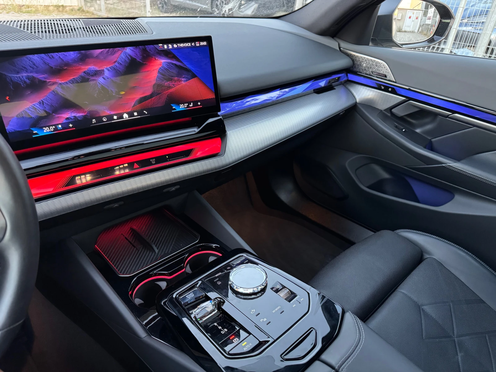 BMW i5 M-SPORT PRO, снимка 10 - Автомобили и джипове - 44159902