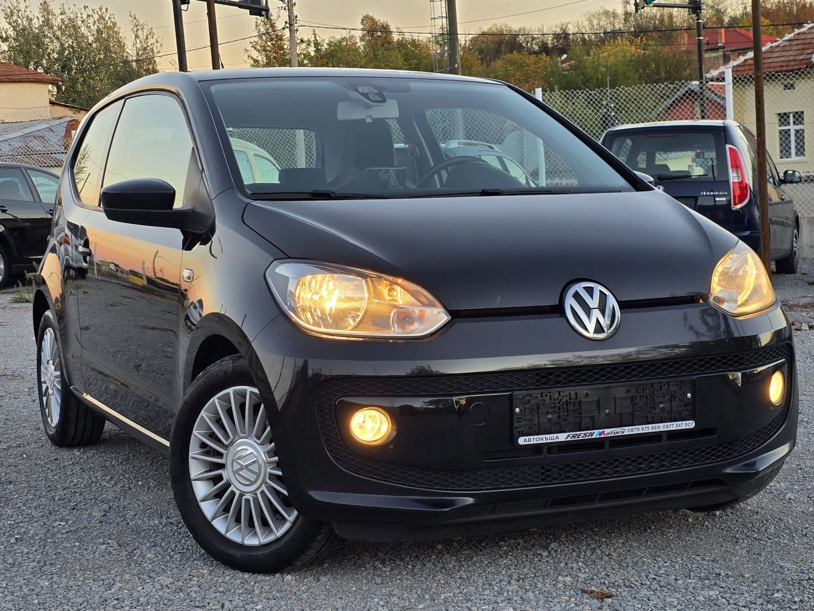 VW Up 1.0 MPI 75 К.С. КЛИМА / НАВИ / ТЕМПОМАТ / ПАРКТР - изображение 2