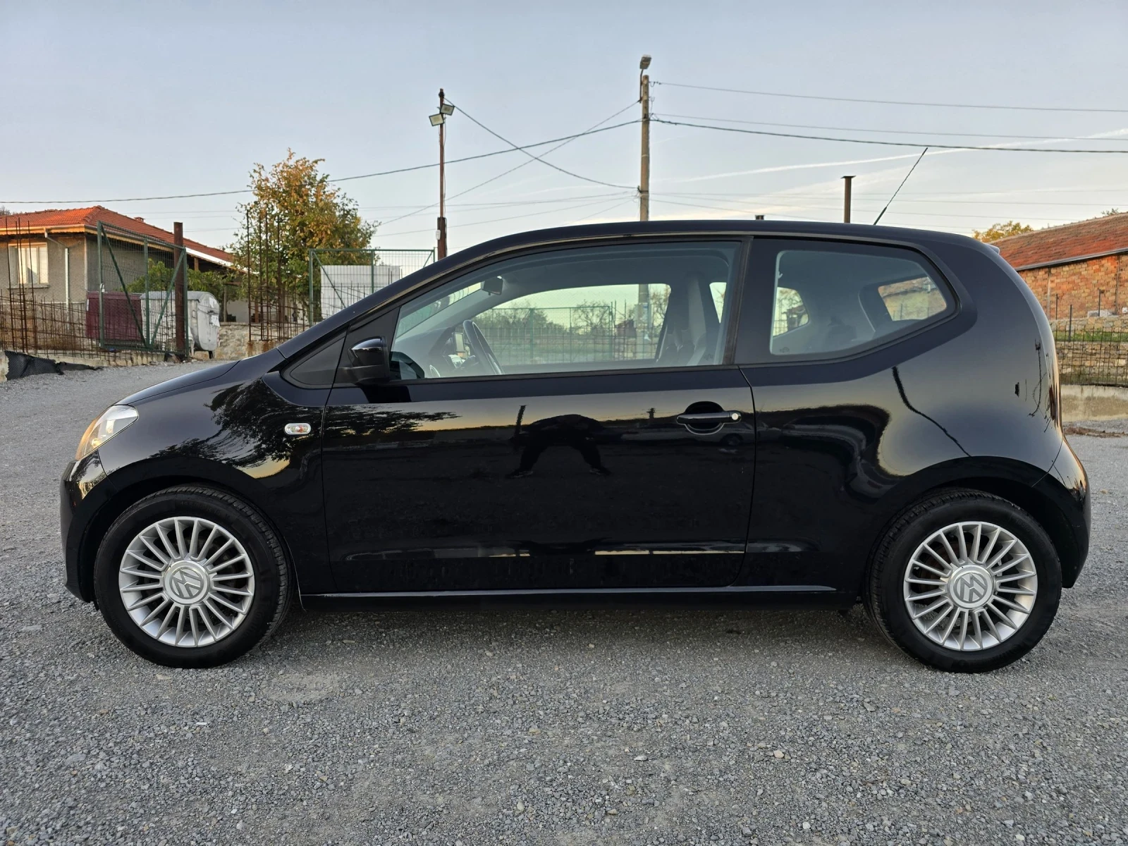 VW Up 1.0 MPI 75 К.С. КЛИМА / НАВИ / ТЕМПОМАТ / ПАРКТР - изображение 5