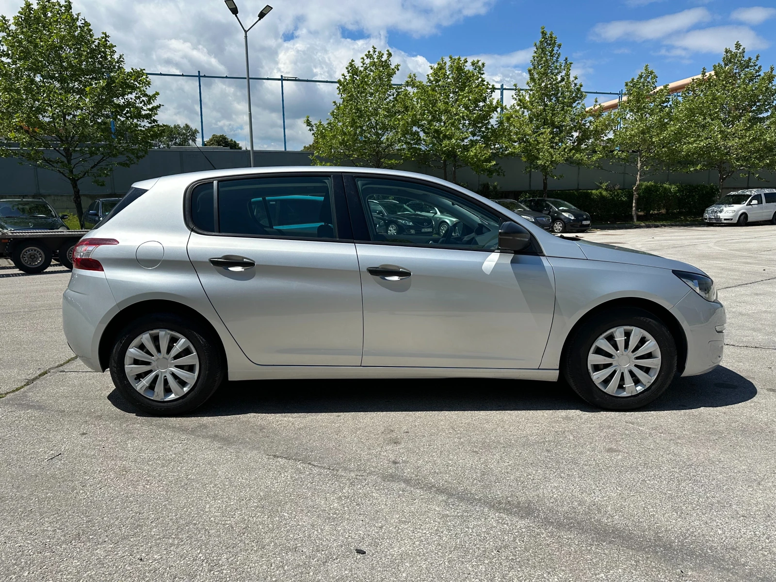 Peugeot 308 1.2i 82 к.с. - изображение 5