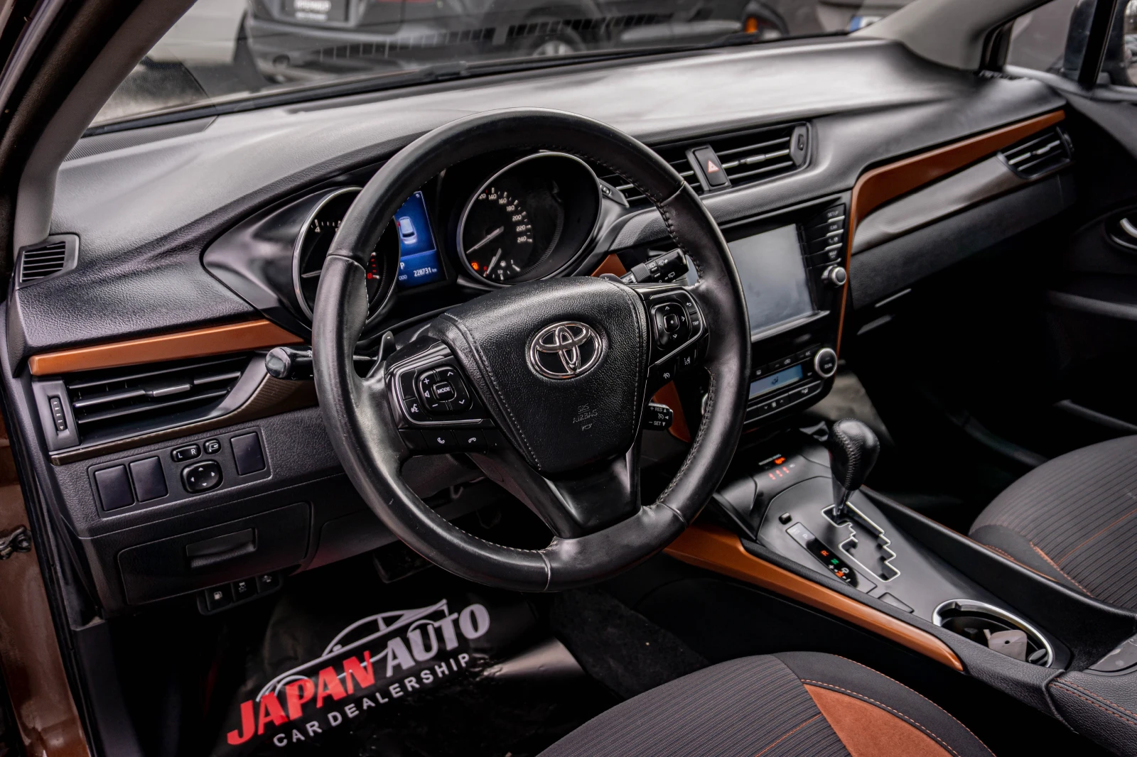 Toyota Avensis 1.8 VVT-i Automat| Line assist| Pano| С ГАРАНЦИЯ  - изображение 7