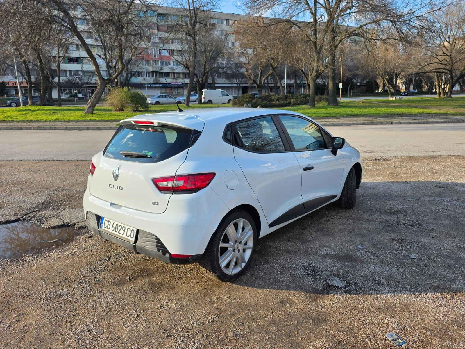 Renault Clio, снимка 3 - Автомобили и джипове - 53728979