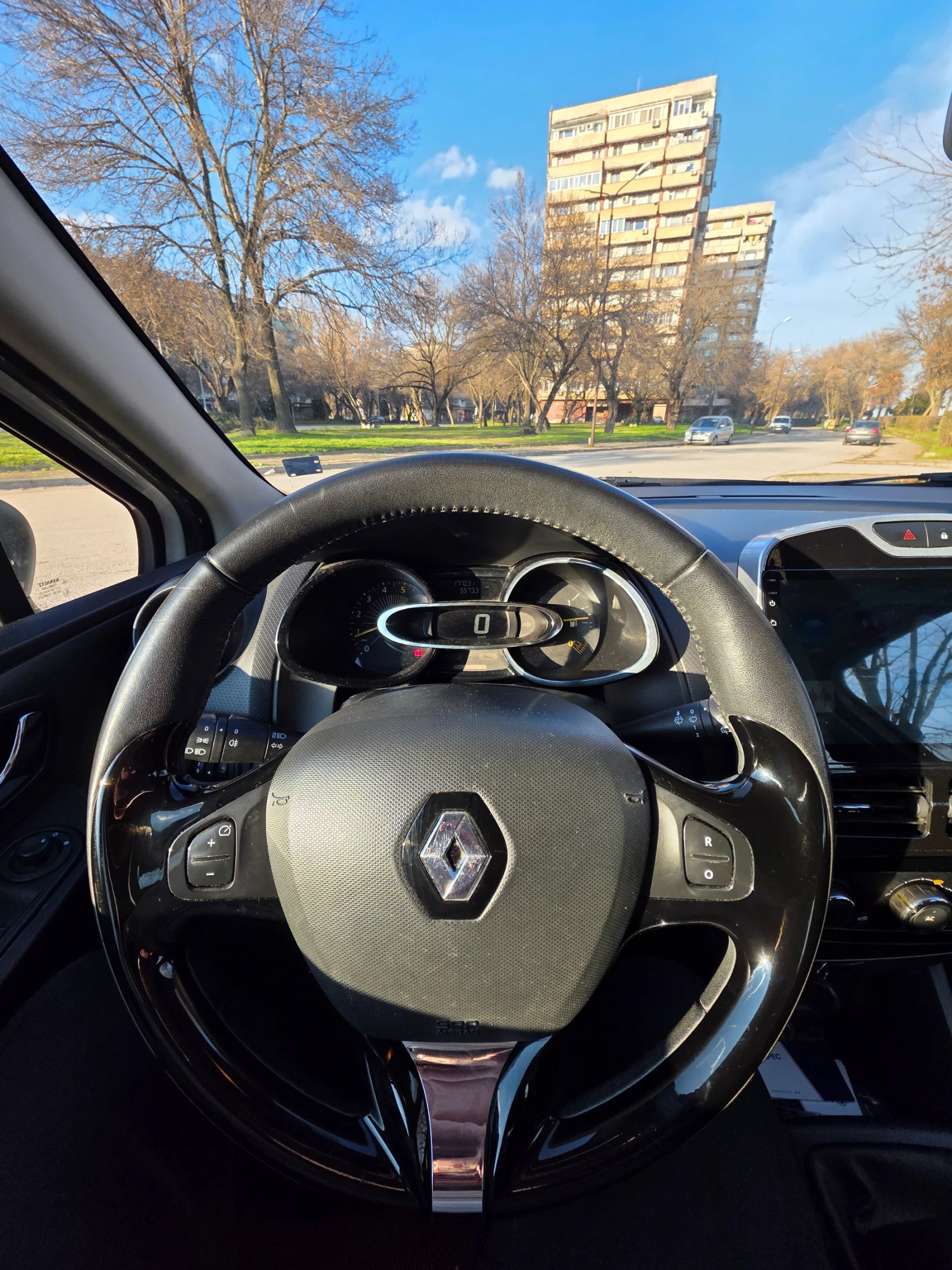 Renault Clio, снимка 6 - Автомобили и джипове - 53728979