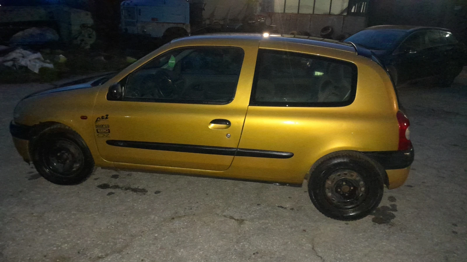Renault Clio, снимка 5 - Автомобили и джипове - 53771846