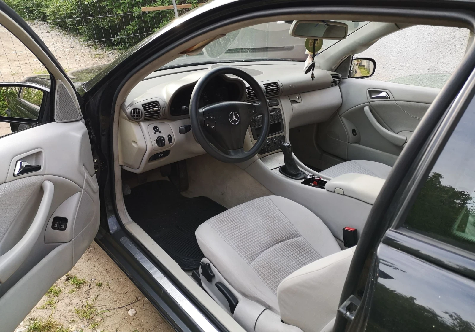 Mercedes-Benz C 220, снимка 5 - Автомобили и джипове - 53890034