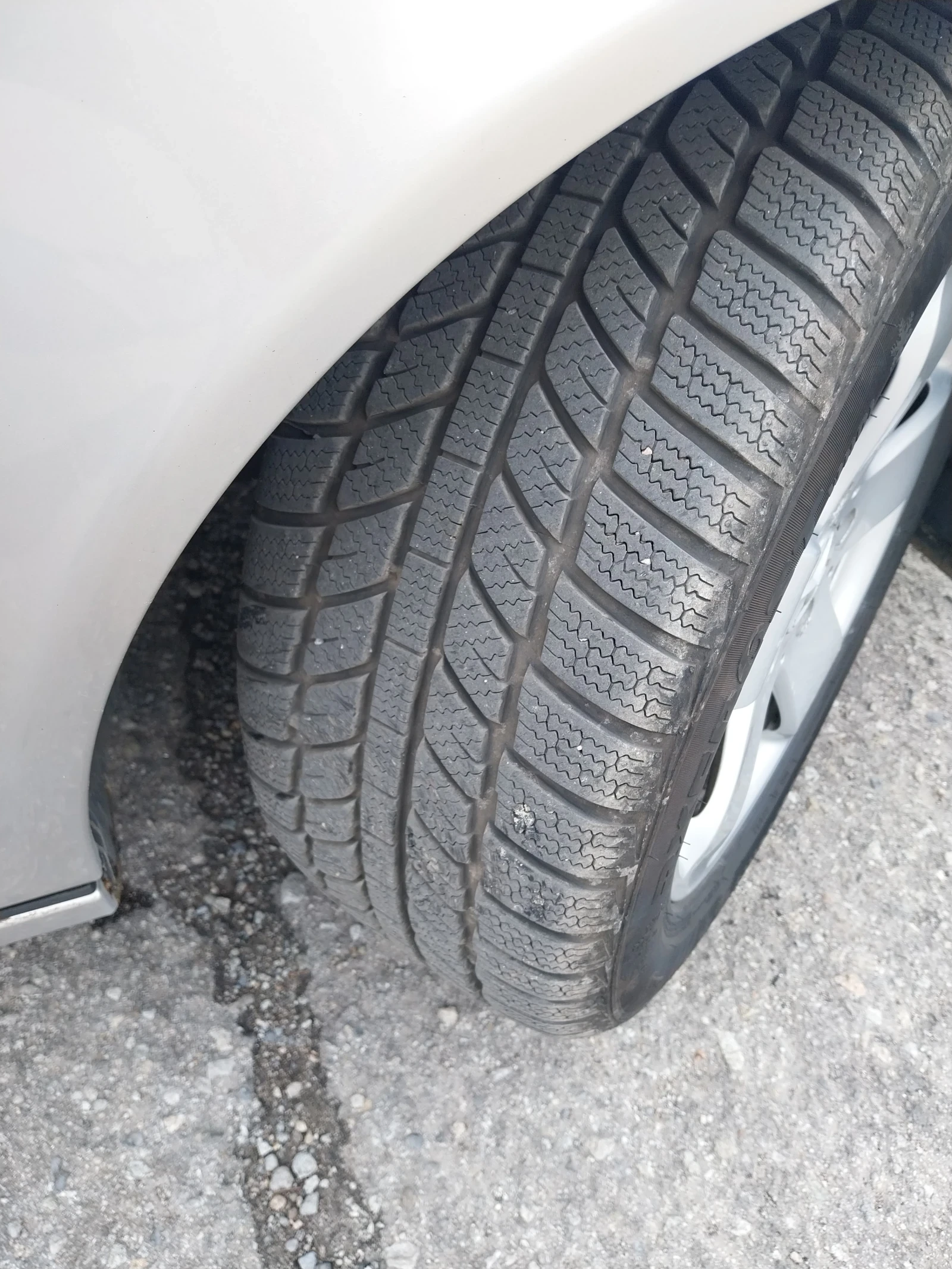 Mercedes-Benz E 220, снимка 12 - Автомобили и джипове - 53959464