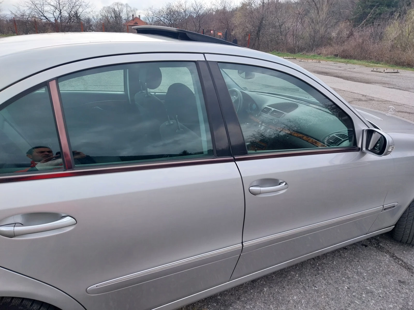 Mercedes-Benz E 220, снимка 13 - Автомобили и джипове - 53959464