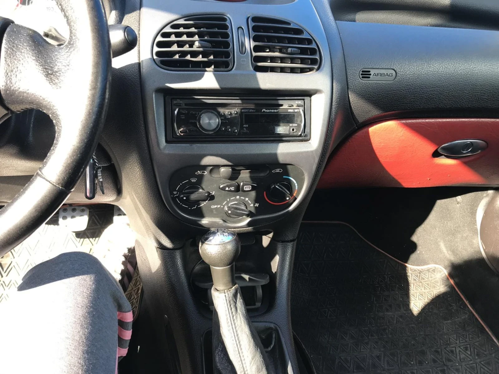 Peugeot 206 1.6 HDI Rouge&Noir, снимка 13 - Автомобили и джипове - 54032005