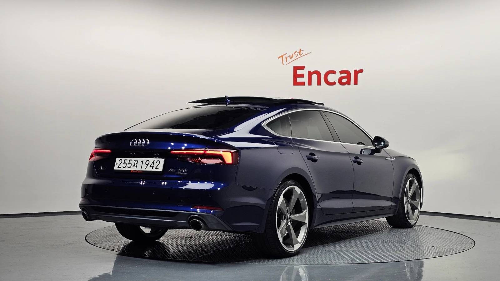 Audi A5 S-LINE* DISTRONIK* HEAD-UP* DIGITAL* PANO* КРАЙНА , снимка 4 - Автомобили и джипове - 54700873