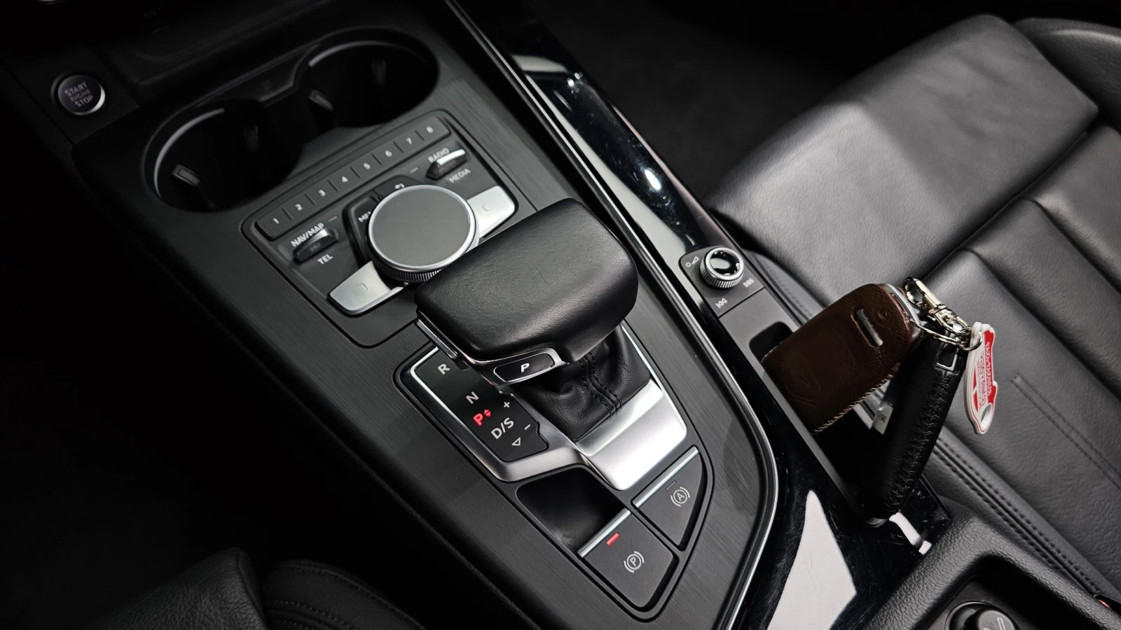 Audi A5 S-LINE* DISTRONIK* HEAD-UP* DIGITAL* PANO* КРАЙНА , снимка 13 - Автомобили и джипове - 54700873