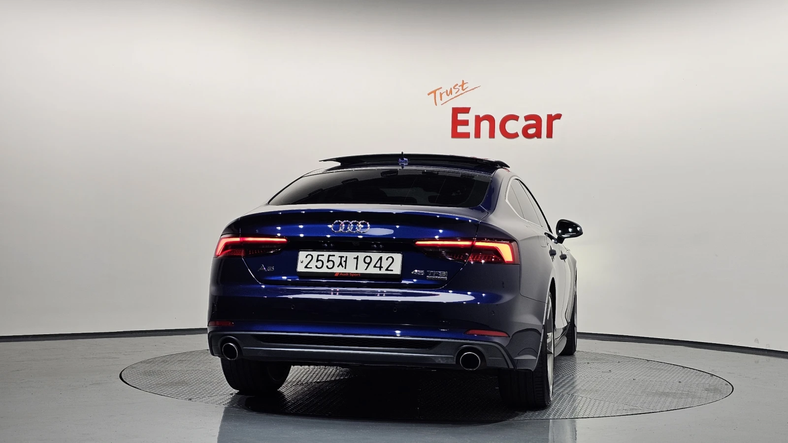 Audi A5 S-LINE* DISTRONIK* HEAD-UP* DIGITAL* PANO* КРАЙНА , снимка 3 - Автомобили и джипове - 54700873
