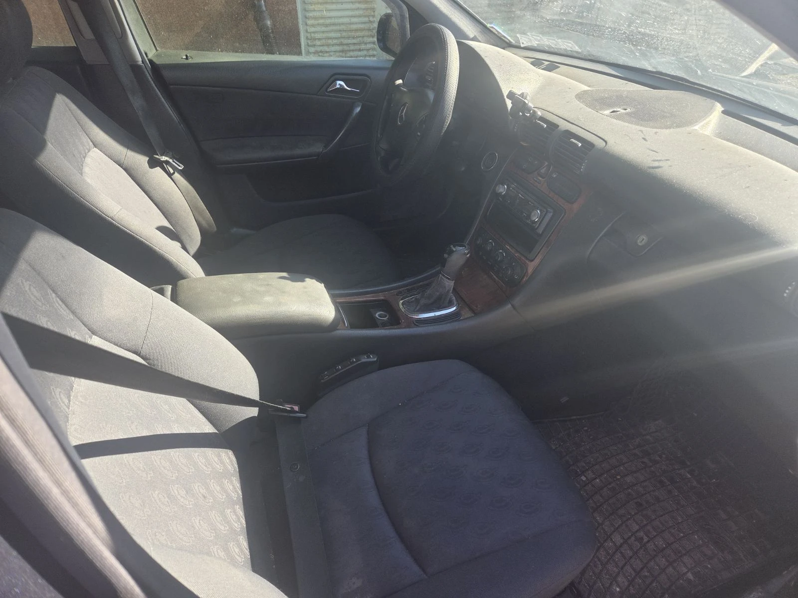 Mercedes-Benz C 220, снимка 6 - Автомобили и джипове - 56082629