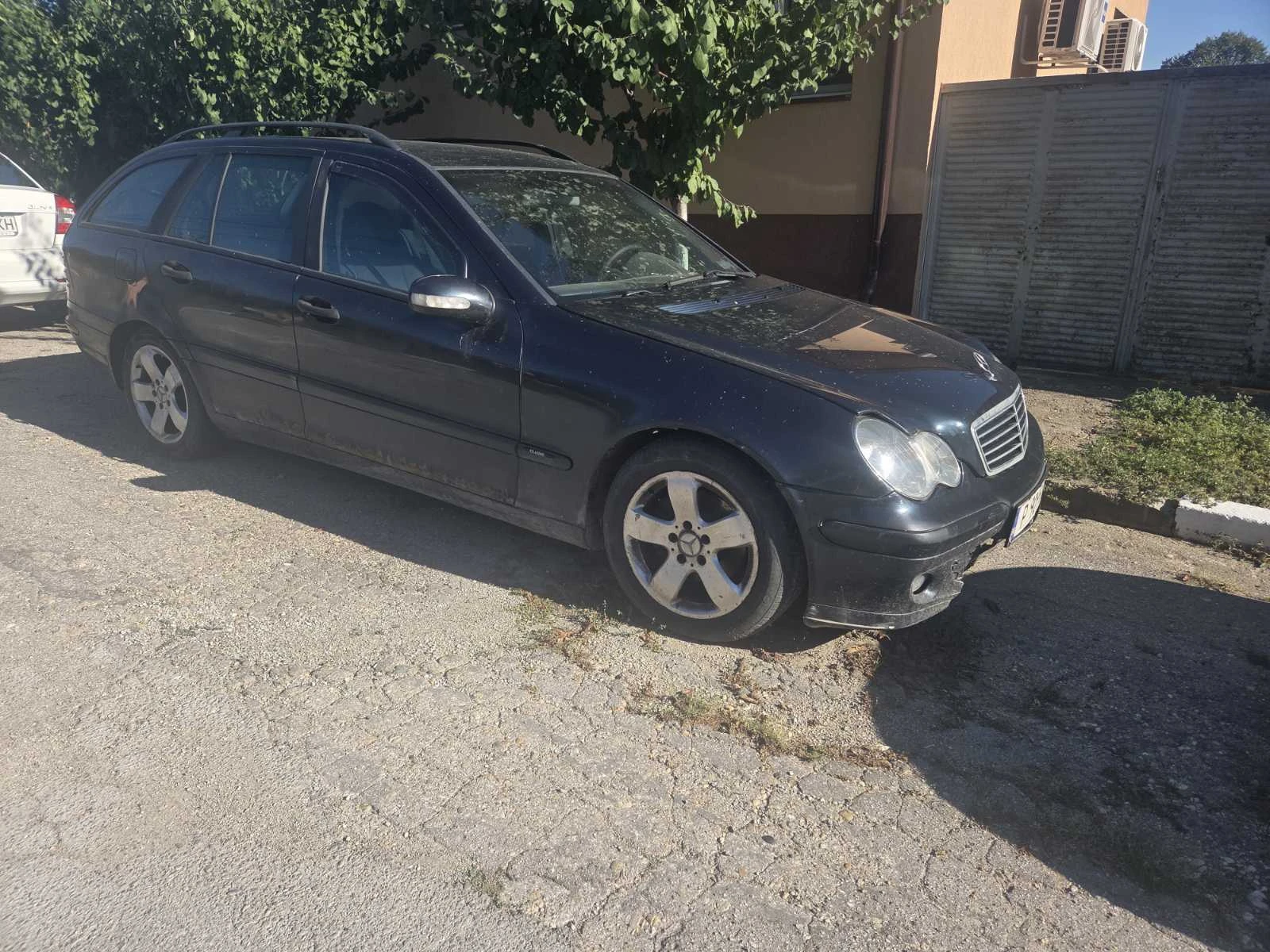 Mercedes-Benz C 220, снимка 4 - Автомобили и джипове - 56082629