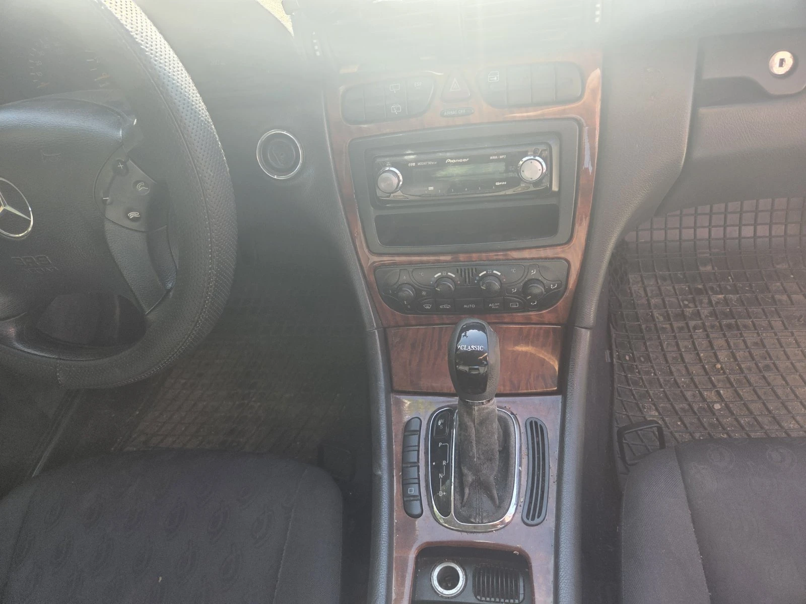 Mercedes-Benz C 220, снимка 7 - Автомобили и джипове - 56082629