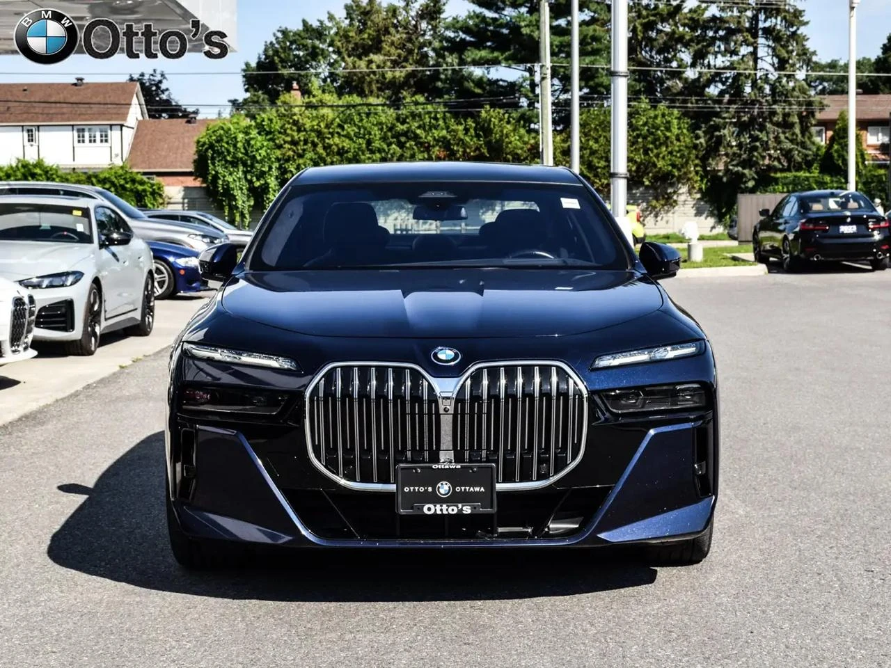 BMW 750 е* Масаж* Обдух* HeadUp* Individual* Distronic, снимка 2 - Автомобили и джипове - 56225513