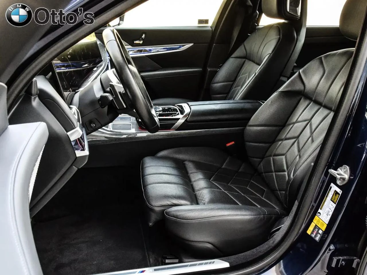 BMW 750 е* Масаж* Обдух* HeadUp* Individual* Distronic, снимка 7 - Автомобили и джипове - 56225513
