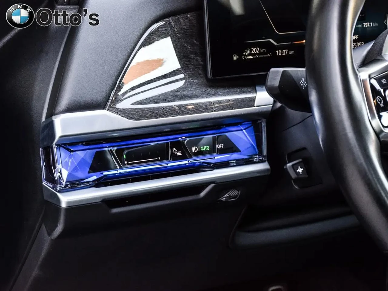 BMW 750 е* Масаж* Обдух* HeadUp* Individual* Distronic, снимка 13 - Автомобили и джипове - 56225513