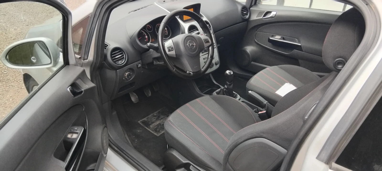 Opel Corsa 1.4 газ, снимка 10 - Автомобили и джипове - 56610672