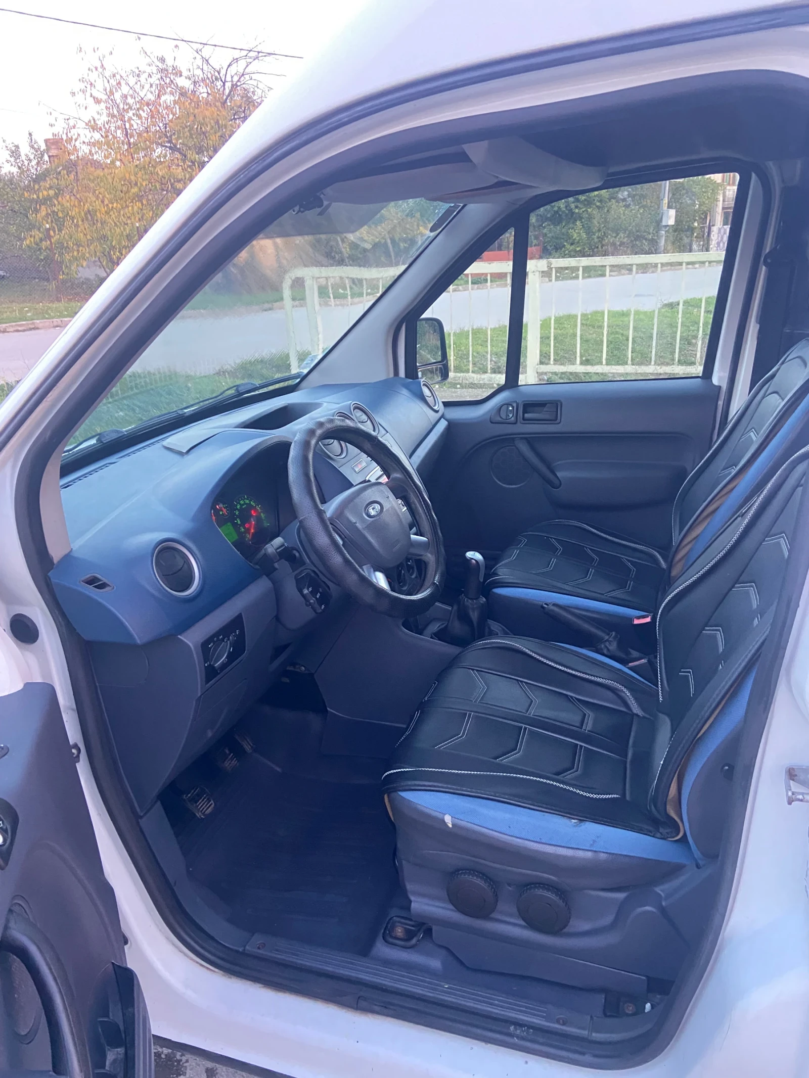 Ford Connect 1.8 TDCi 90 кс, снимка 12 - Автомобили и джипове - 56647794