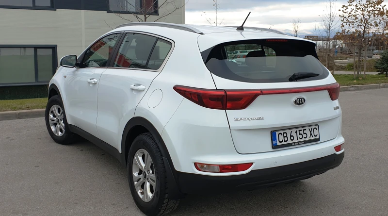 Kia Sportage 1.6 GDI, снимка 9 - Автомобили и джипове - 48087800