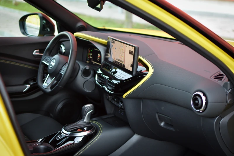 Nissan Juke N-Sport 1.6 HEV, снимка 11 - Автомобили и джипове - 51179201