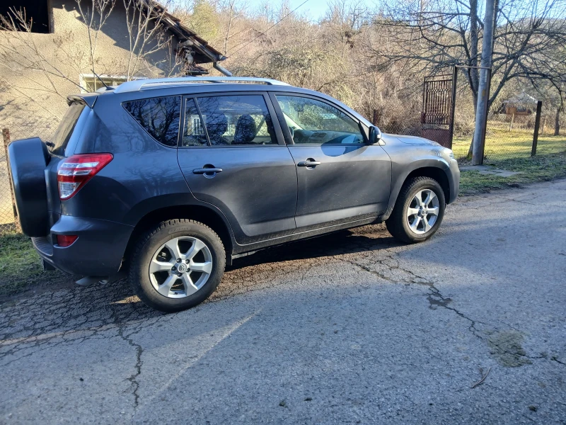 Toyota Rav4, снимка 17 - Автомобили и джипове - 52932734