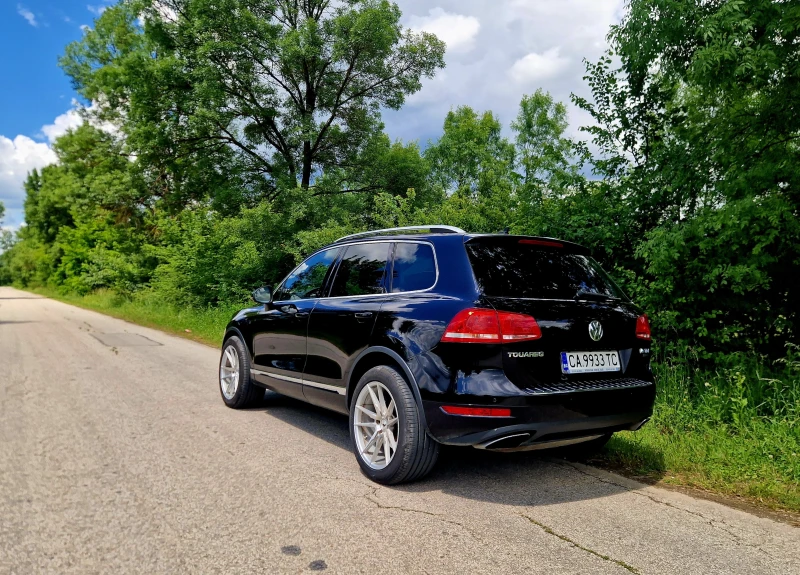 VW Touareg 3.0 tdi, снимка 3 - Автомобили и джипове - 52477418
