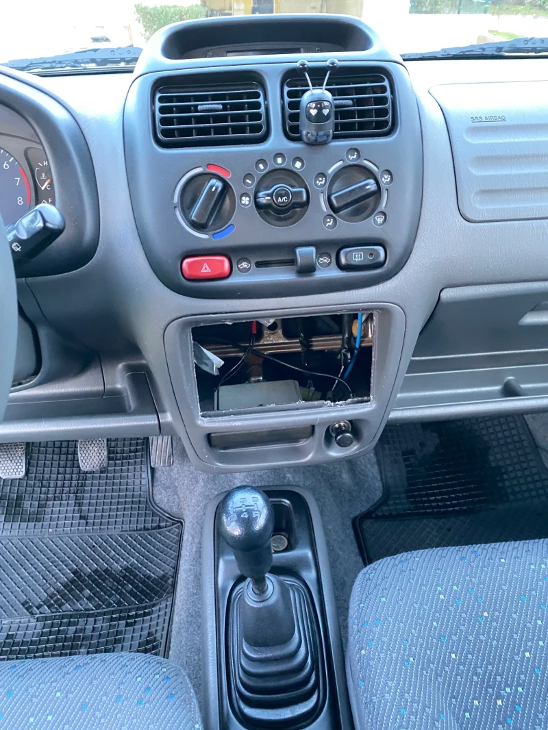 Suzuki Ignis 1.3 бензин, снимка 9 - Автомобили и джипове - 53038212