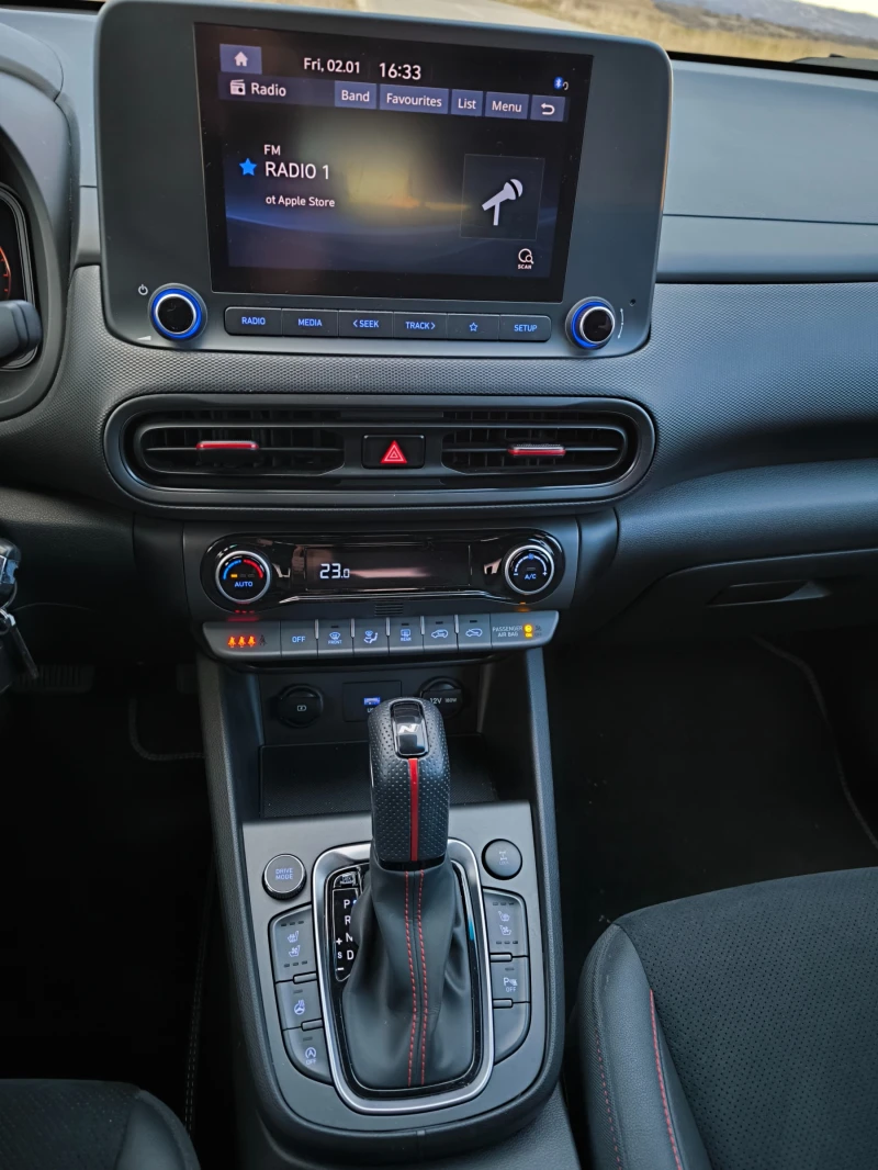 Hyundai Kona 4WD, снимка 11 - Автомобили и джипове - 52958036