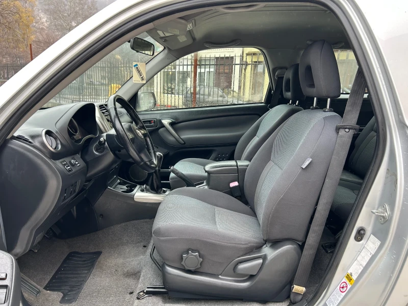 Toyota Rav4 FACELIFT * 2.0D4D * КЪСА БАЗА, снимка 8 - Автомобили и джипове - 53453249