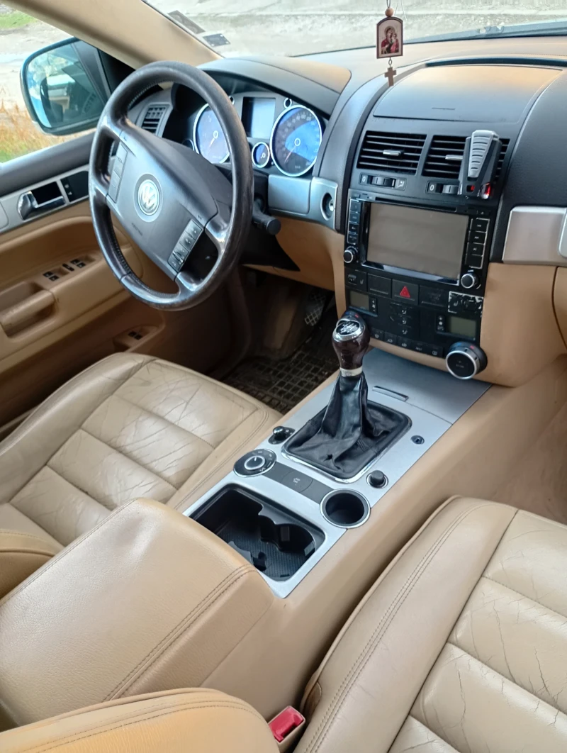 VW Touareg 2.5, снимка 16 - Автомобили и джипове - 53511524