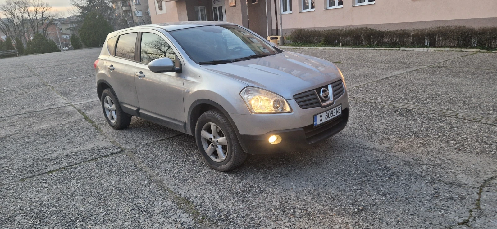 Nissan Qashqai, снимка 6 - Автомобили и джипове - 53811805