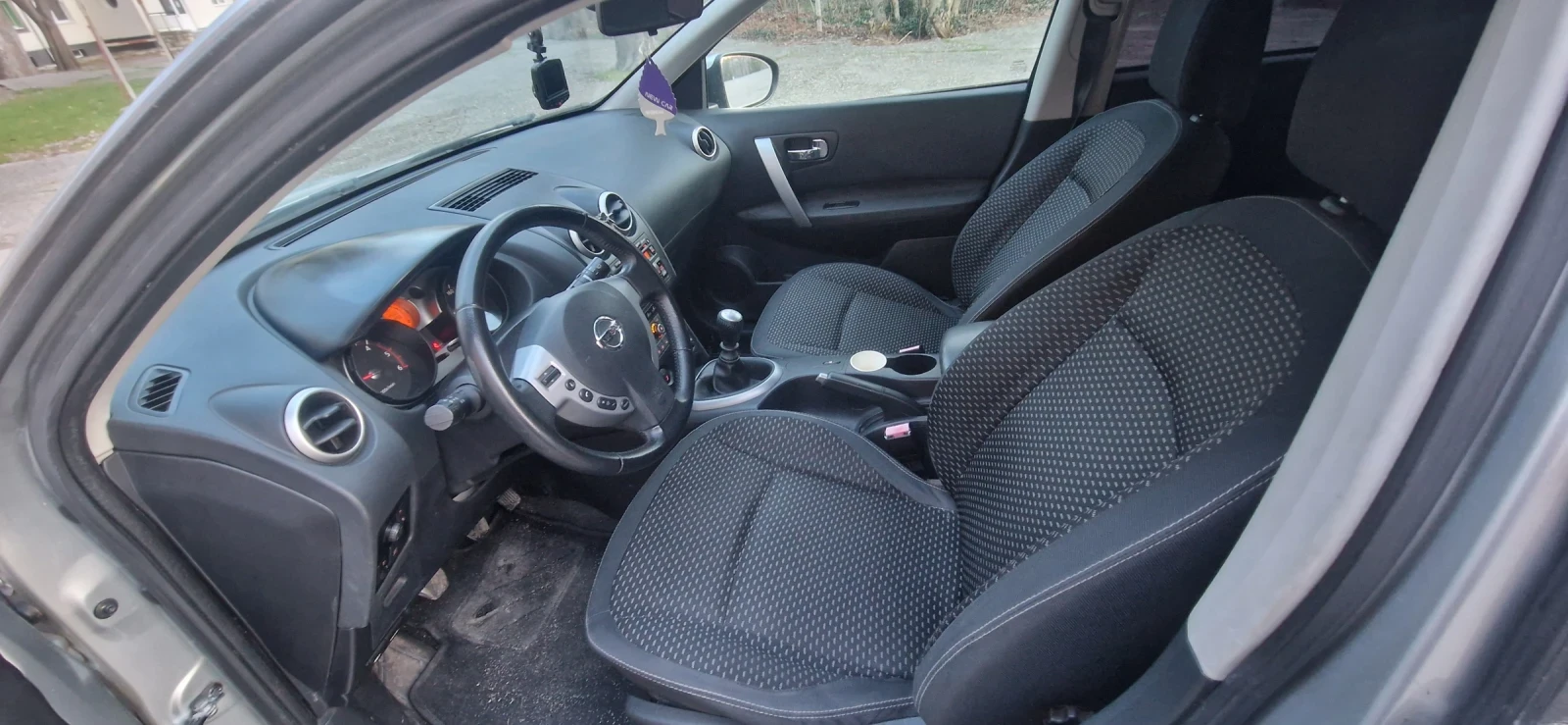 Nissan Qashqai, снимка 8 - Автомобили и джипове - 53811805