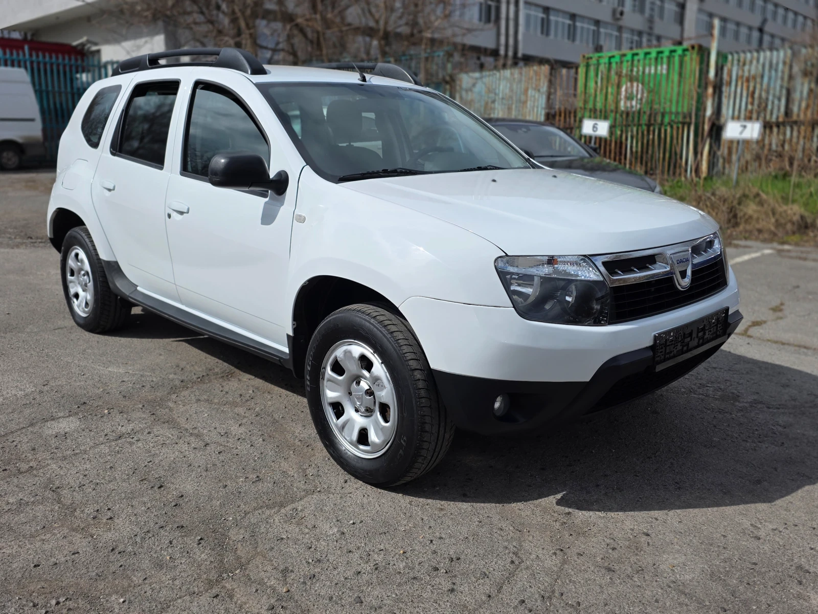 Dacia Duster 1.5 DCI 90k.c 4x4 UNIKAT ITALIA EURO5 , снимка 3 - Автомобили и джипове - 53959890